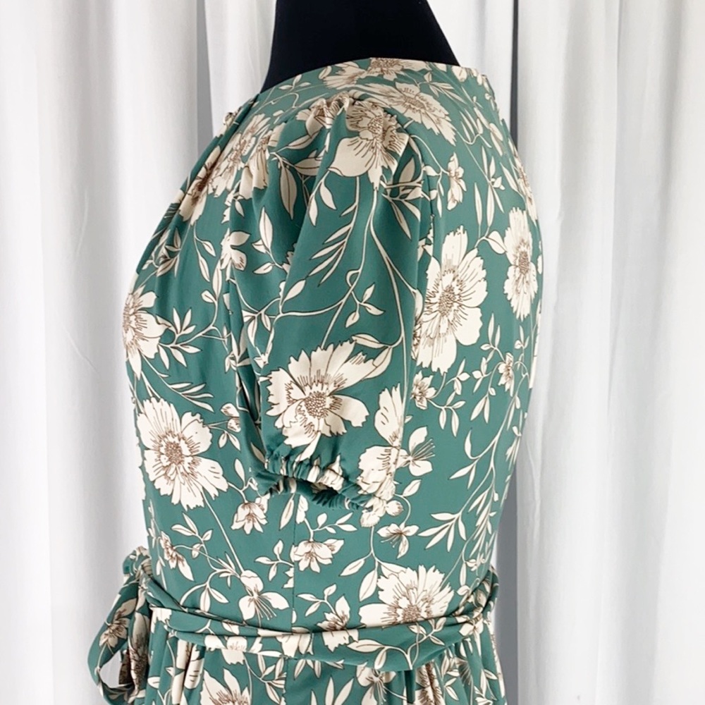 Gal Meets Glam Shannon Pleat Neck Maxi Dress - Picture 7 of 15